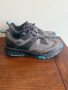 Kuru Atom Trail hiking shoes 8.5 women’s